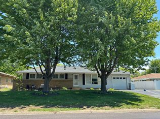 218 Illini Dr, East Peoria, IL 61611