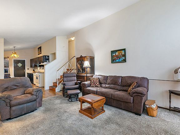 4th image of 906 Garfield Ct