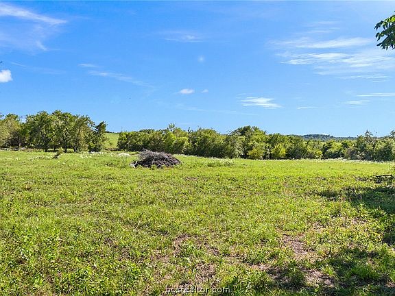 3rd image of 18 Acres Cres #309