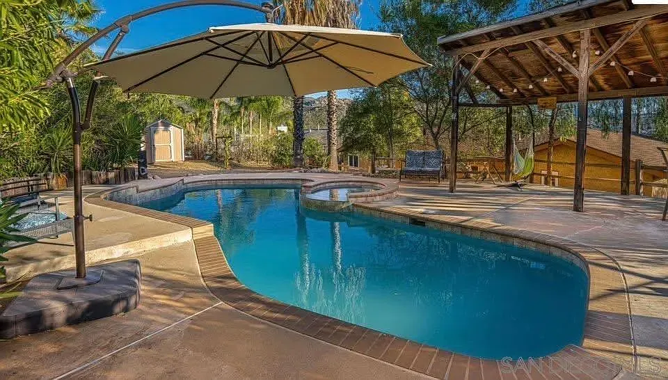24402 Ysidro Dr