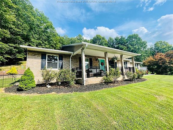 3rd image of 42 Stoney Oaks Dr