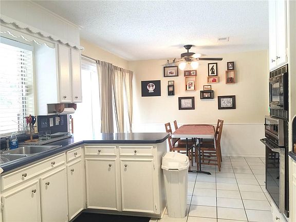 5th image of 2735 N Cypress Cir