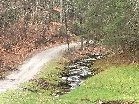 3rd image of 16 Hillside Hvn