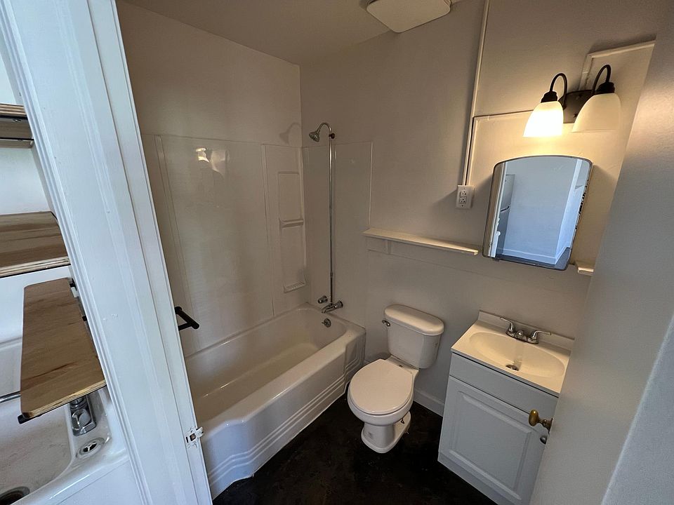 1st image of 134 Pleasant St #1
