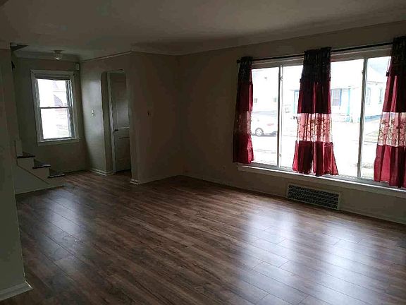 3rd image of 13212 Bennington Ave