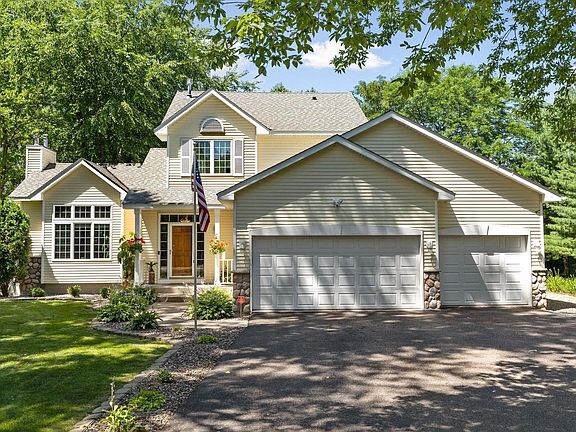5th image of 1600 Woodbury Dr