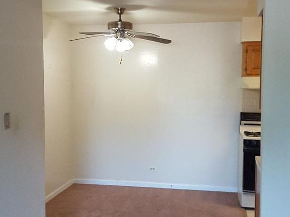 2nd image of 870 Westmoreland Dr APT 2
