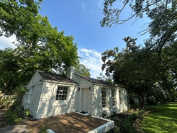 3rd image of 632 Royal Oaks Pl