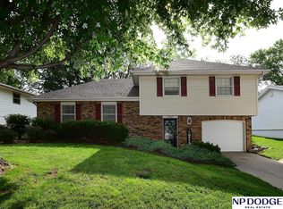 5327 S 107th St, Omaha, NE 68127