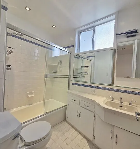 142 San Vicente Blvd #B — Photo 12