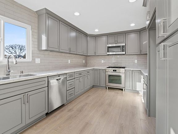 5th image of 12071 Chianti Dr