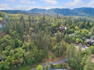 210 Surrey Dr, Jacksonville, OR 97530