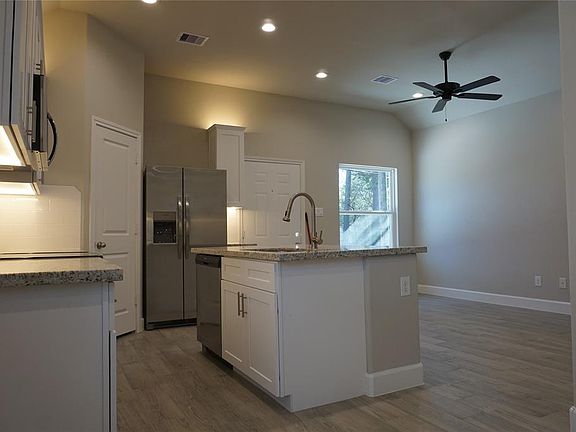 5th image of 11919 Nelwood Street