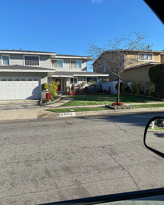 2nd image of 2621 W 102nd St