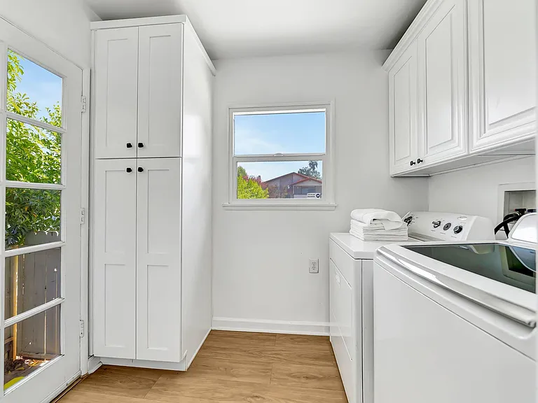 7715 Oakdale Ave — Photo 11