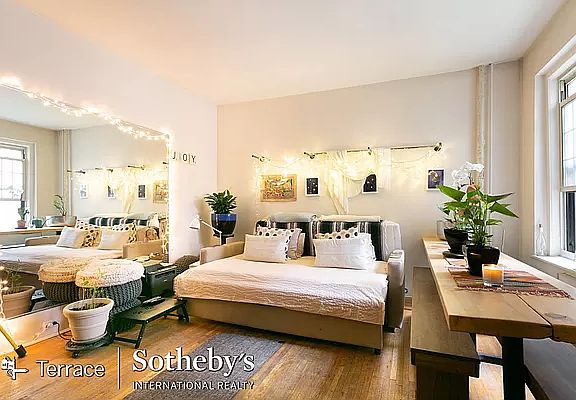 3rd image of 4 Dartmouth St APT 210