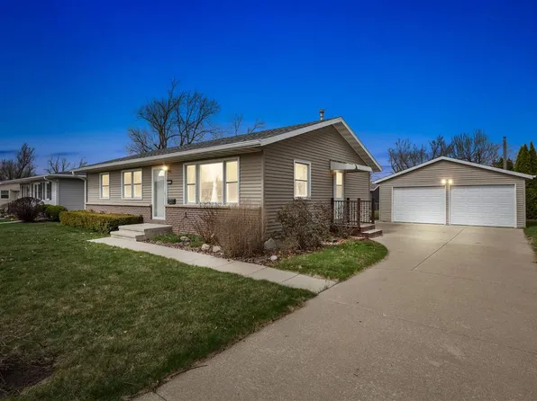 1560 McGowan Blvd, Marion, IA 52302