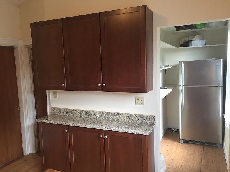 2nd image of 8 Sunset St APT 02