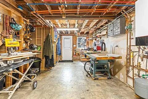 210 Summit St — Photo 22