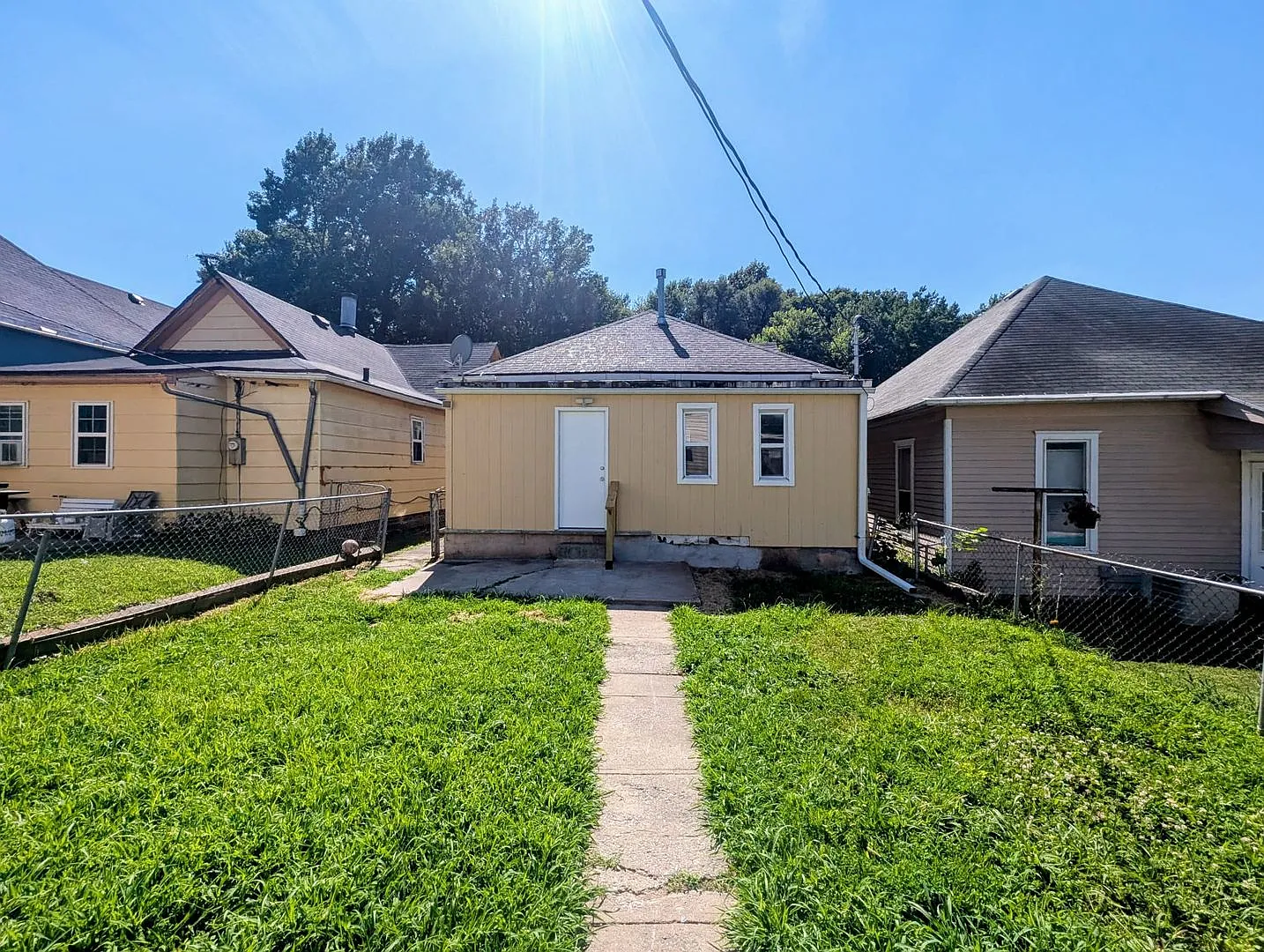 Remodeled 2-Bedroom Home with Main Floor Laundry & Off-Street Parking — Photo 2