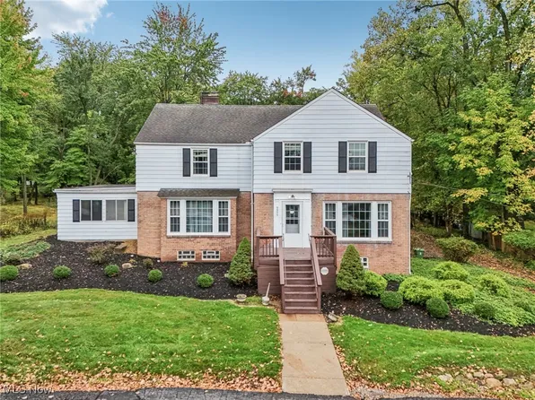9999 W Ridgewood Dr, Parma Heights, OH 44130