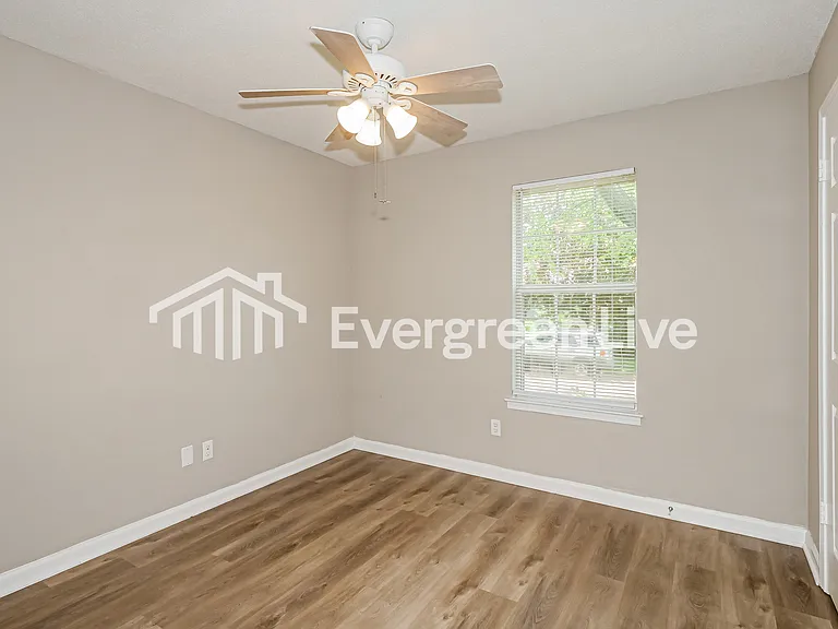 8402 Honey Dr — Photo 12