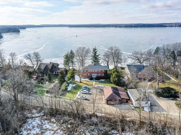 6212 South Ct #4, Mc Farland, WI 53558