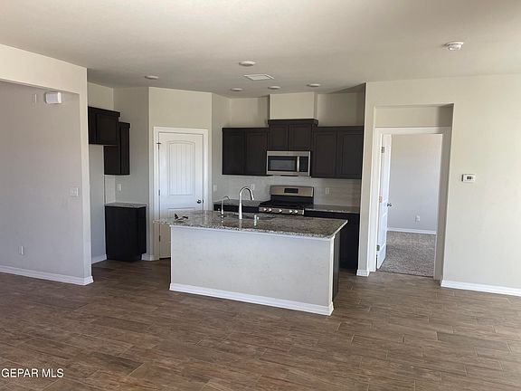 4th image of 13864 Paseo De La Luna Ave