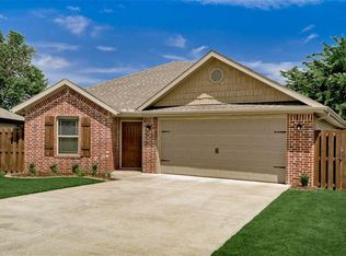 2415 S 11th Pl, Rogers, AR 72758