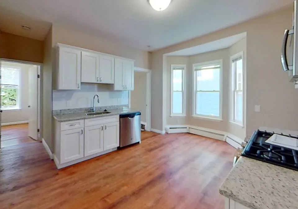 119 George St #1