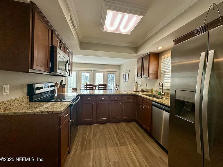 9942 Sawgrass Dr E — Photo 5