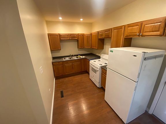 2nd image of 23 Mariner St APT 1