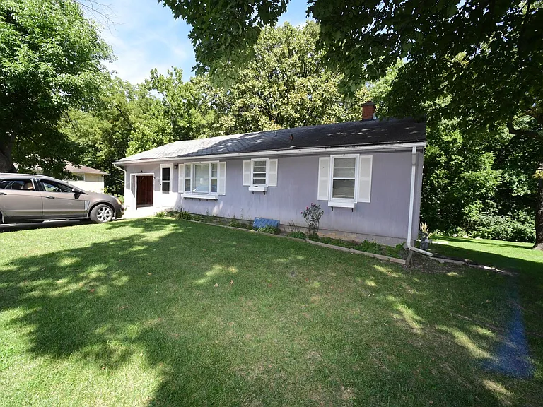 4459 NE Antioch Rd — Photo 3