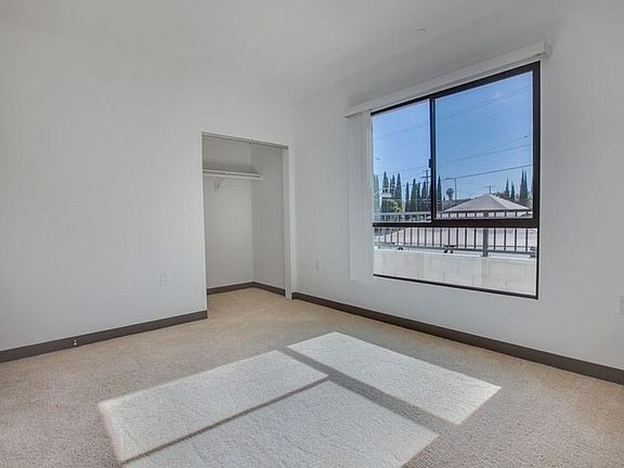 5th image of 4255 Lockwood Ave #7