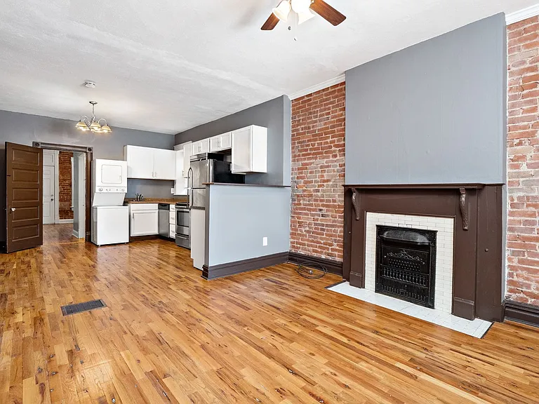 3429-3431 Juniata — Photo 2