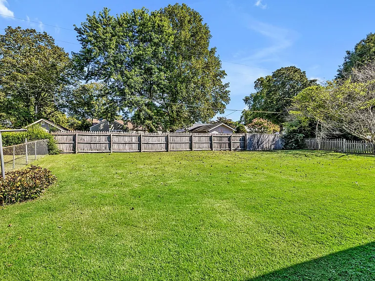 313 James Ave — Photo 47
