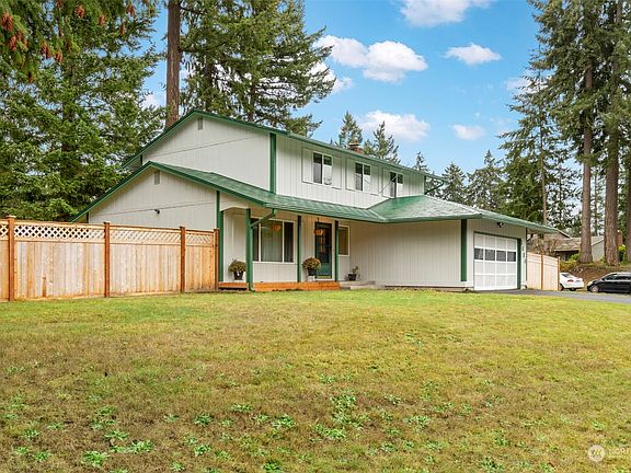 2nd image of 6484 Clover Blossom Lane NE