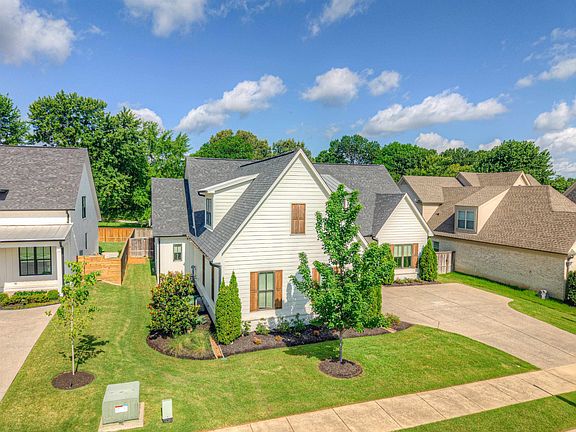 3rd image of 1283 Belfair Dr