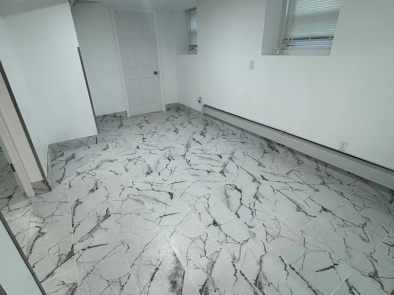2218 Young Ave #1A — Photo 3