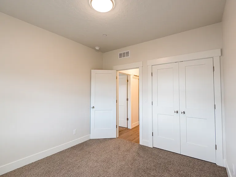 403 Grace Ln — Photo 13