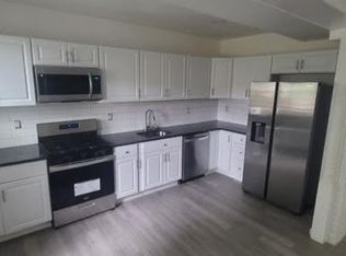 30 Chestnut St, Marcus Hook, PA 19061