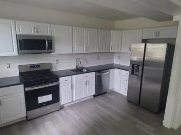 30 Chestnut St, Marcus Hook, PA 19061