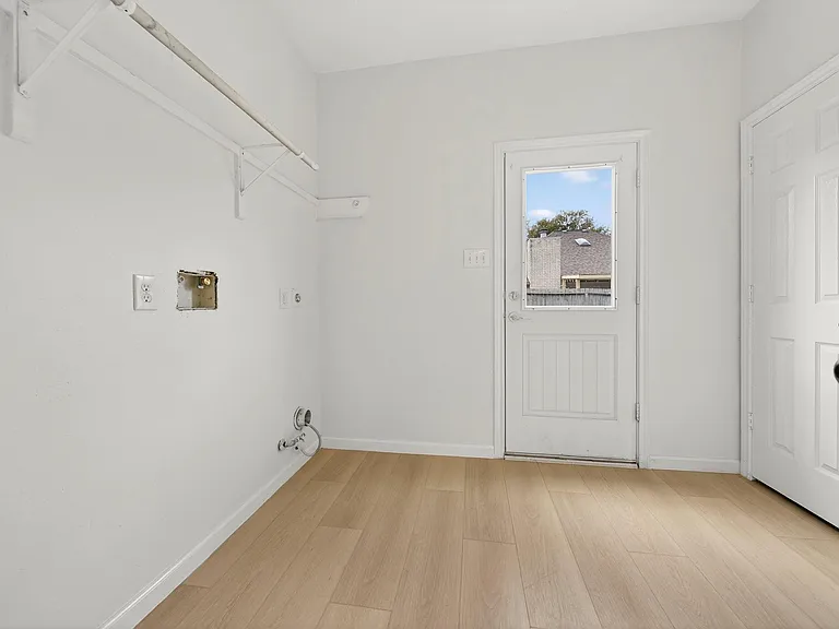 3315 Berzin Ct — Photo 36