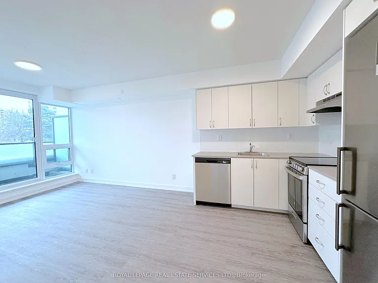 2 River Plate St #203 — Photo 3