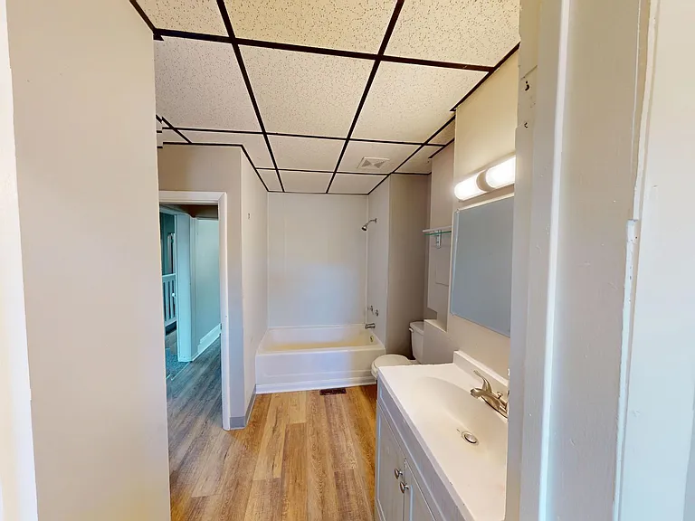 33 Westminster Avenue — Photo 20
