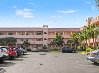 200 Forest Lakes Blvd APT 305, Naples, FL 34105