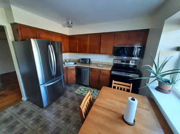 1008 Silver Ct, Hamilton, NJ 08690