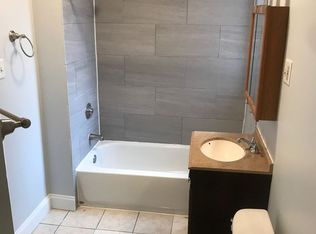 2108 E 68th St APT 3, Chicago, IL 60649