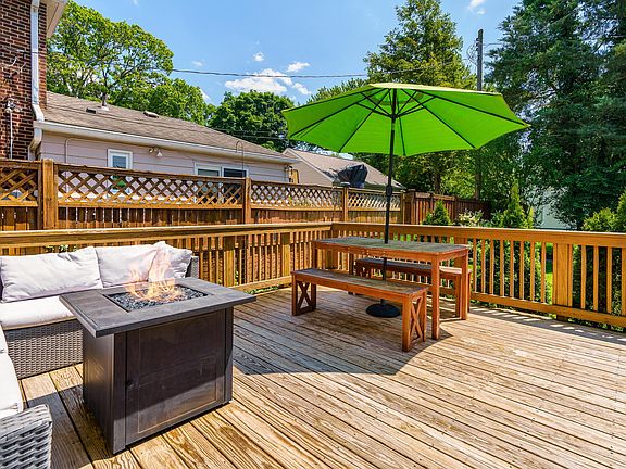 4th image of 249 Montrose Way