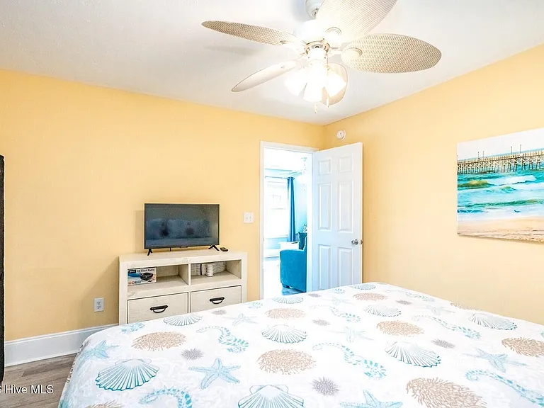 1507 N New River Dr #216 — Photo 9